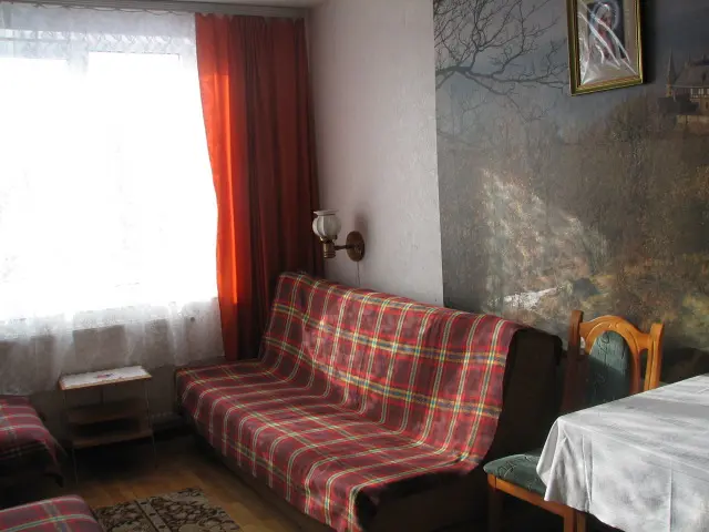 Pokój nr 3 – Pokój czteroosobowy z łazienką w Domu Gościnnym BARTEK w Rewalu