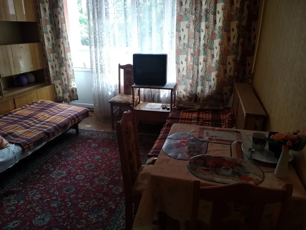 Pokój nr 6 – Pokój trzyosobowy na parterze w Domu Gościnnym BARTEK w Rewalu