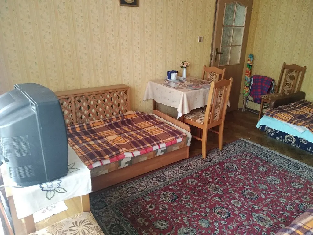 Pokój nr 6 – Pokój trzyosobowy na parterze w Domu Gościnnym BARTEK w Rewalu