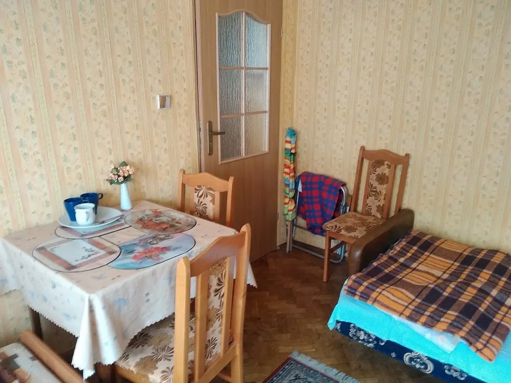 Pokój nr 6 – Pokój trzyosobowy na parterze w Domu Gościnnym BARTEK w Rewalu